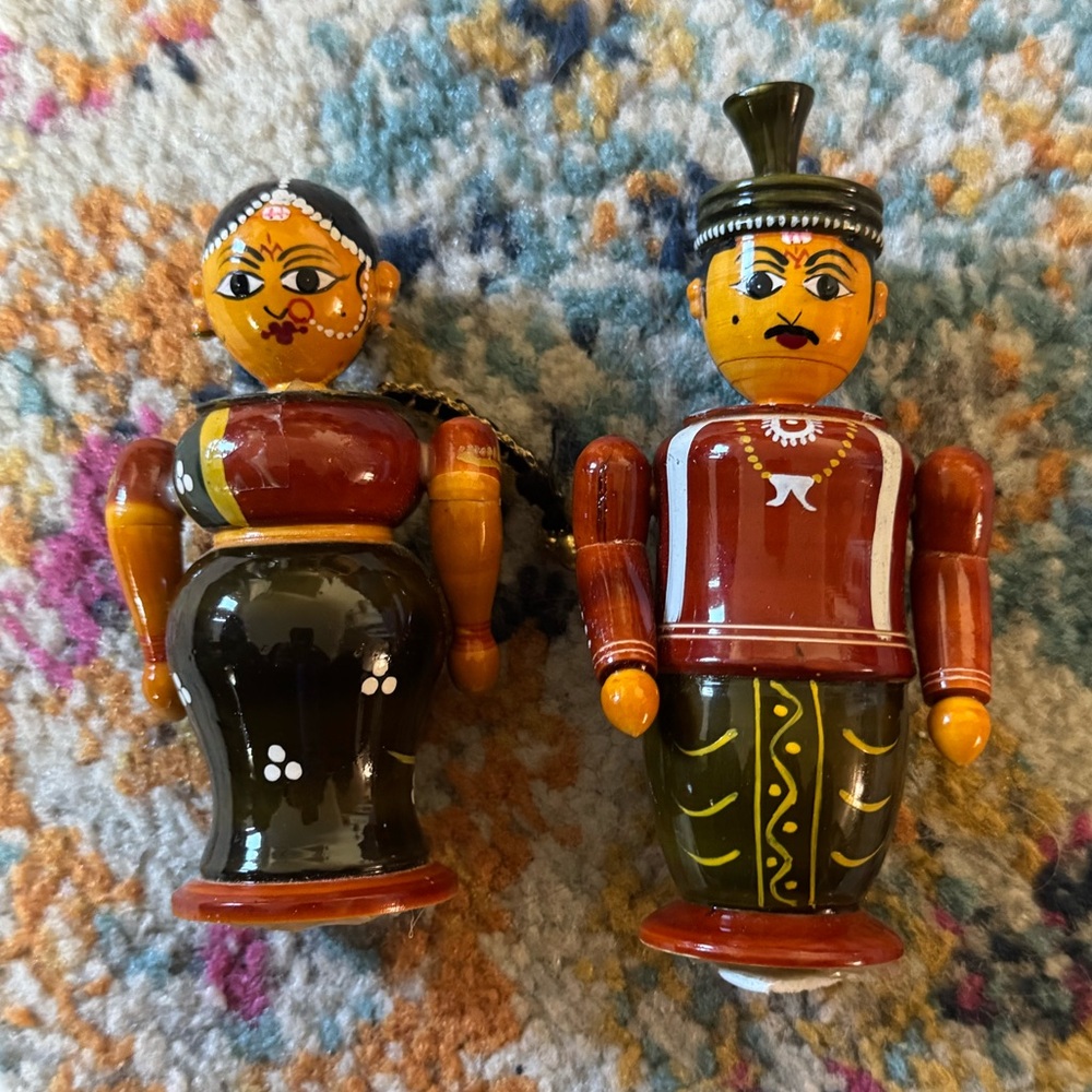 Etikoppaka wooden wedding couple